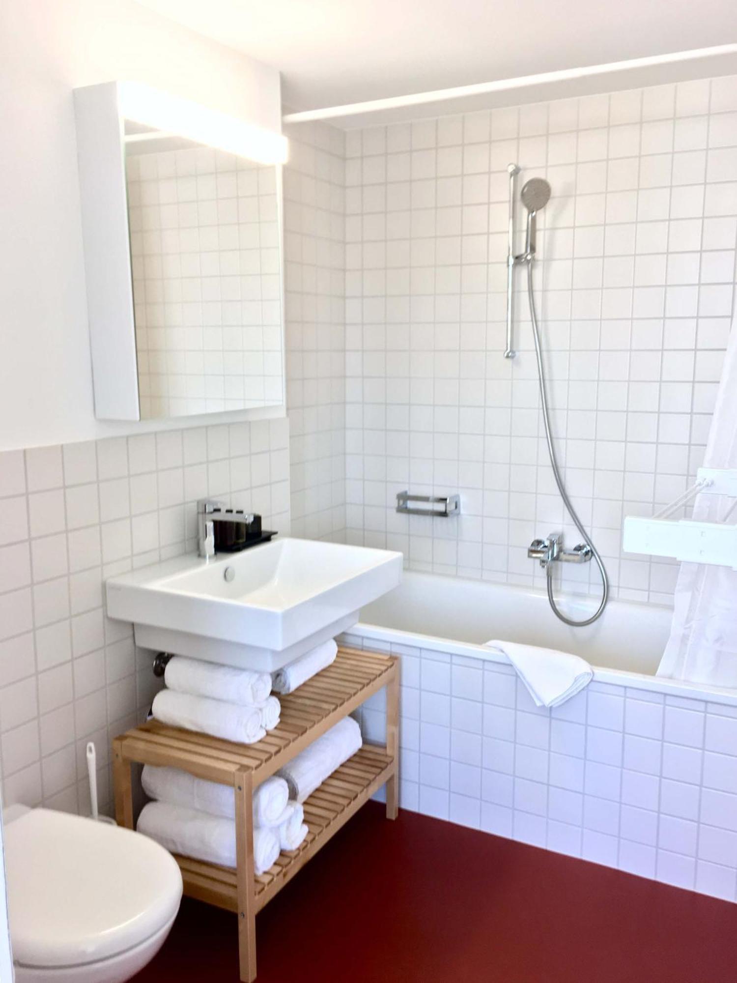 Viadukt Homestay Zurich Exterior photo